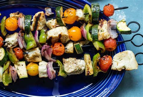 grilled-halloumi-skewers-with-herb-marinade-macheesmo image