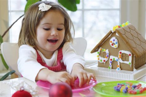 gingerbread-house-day-fun-holiday image