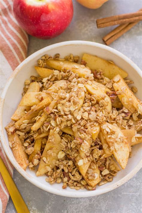 healthy-apple-crisp-with-oats-the-clean image