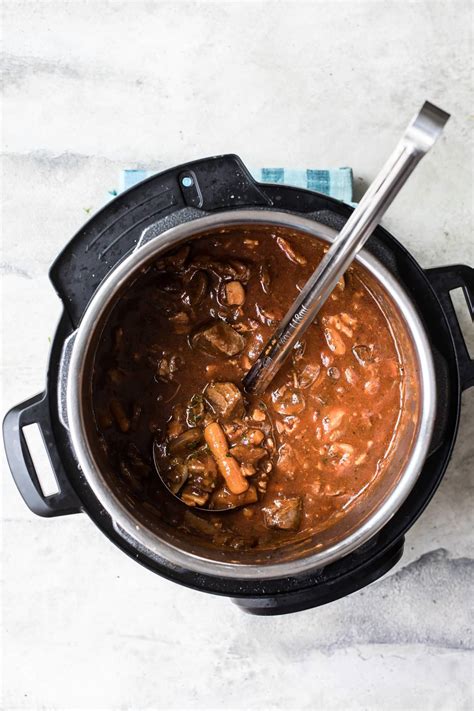 beef-stew-with-mushrooms-in-the-instant image