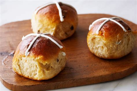 anna-olsons-hot-cross-buns-food image