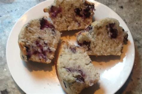 jumbo-blueberry-muffins-with-streusel-topping-foodcom image