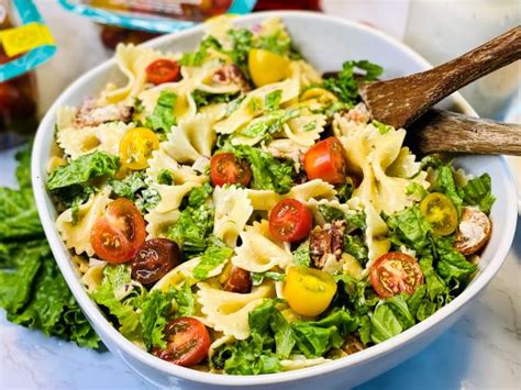 blt-bow-tie-pasta-salad-with-buttermilk-ranch-dressing image