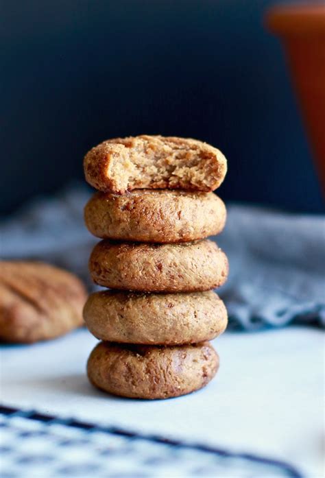 healthy-peanut-butter-banana-cookies-4-ingredients-only image