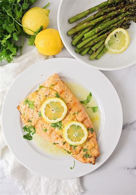 grilled-salmon-and-asparagus image