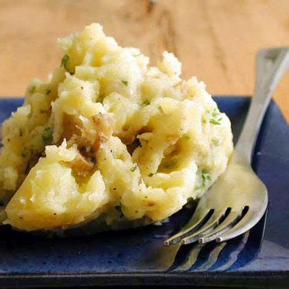 mashed-potatoes-with-roasted-garlic-butter image