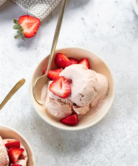 easy-creamy-homemade-strawberry-ice-cream image