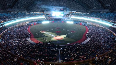 where-to-eat-at-rogers-centre-home-of-the-toronto-blue image