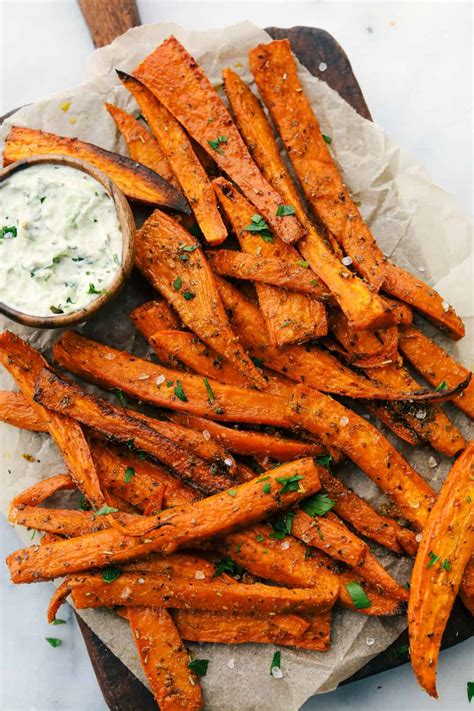 crispy-garlic-sweet-potato-fries-recipe-the-recipe-critic image