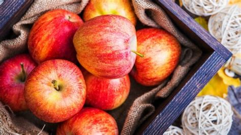 never-eat-wax-coated-apples-4-easy-ways-to-get-rid image