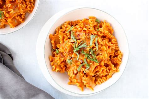 vegetable-pasta-sauce-basics-on-hiding-vegetables-in image