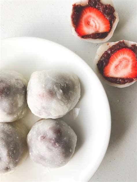 easy-ichigo-daifuku-strawberry-red-bean-mochi-balls image