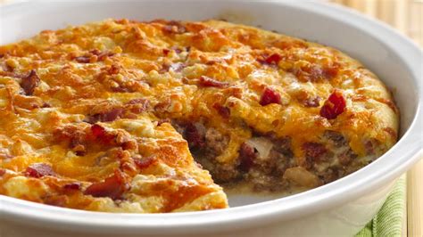 impossibly-easy-bacon-cheeseburger-pie image