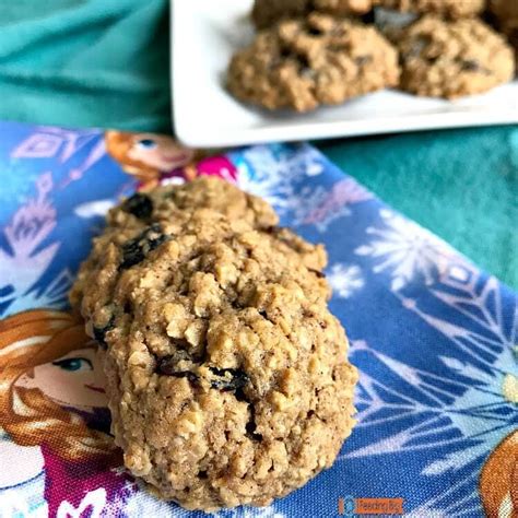 10-best-healthy-oatmeal-cookies-honey image