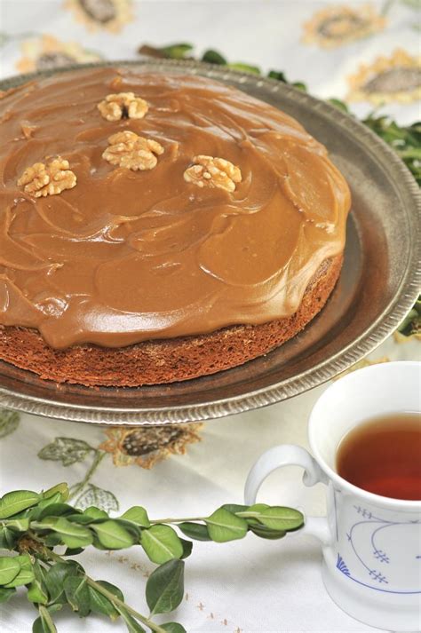 quick-and-easy-caramel-icing-perfect-for-cakes-and image