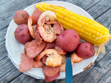 frogmore-stew-aka-lowcountry-boil-in-charleston-sc image