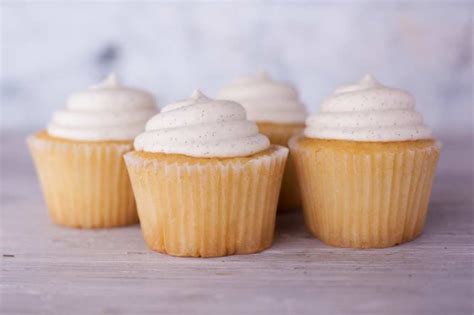 vanilla-buttercream-frosting-from-sprinkles-cupcakes image