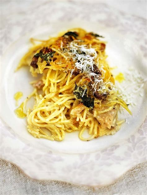 chicken-mushroom-pasta-bake-jamie image