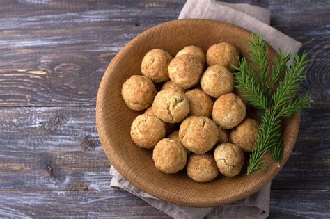 snickerdoodle-and-other-lectin-free-holiday-recipe-ideas image