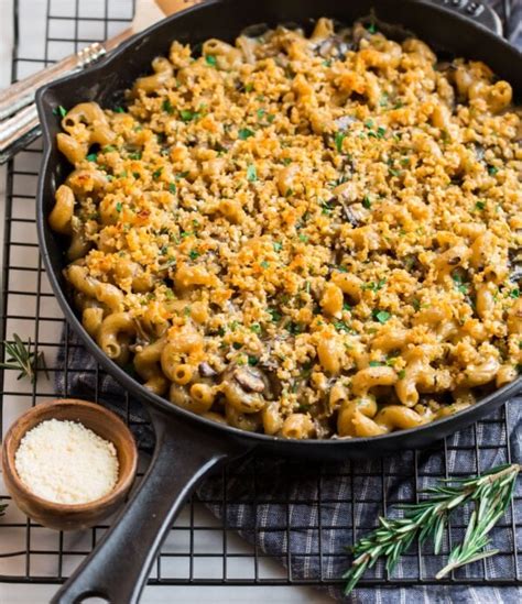 adult-mac-and-cheese-easy-creamy-delicious image