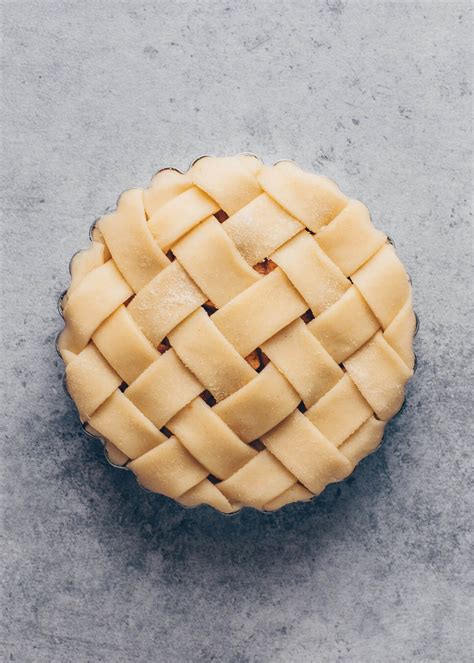easy-vegan-pie-crust-recipe-bianca image