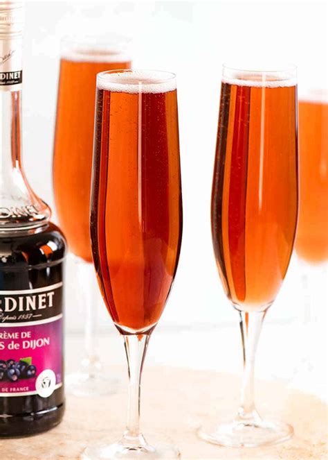 kir-royale-french-champagne-cocktail-recipetin-eats image