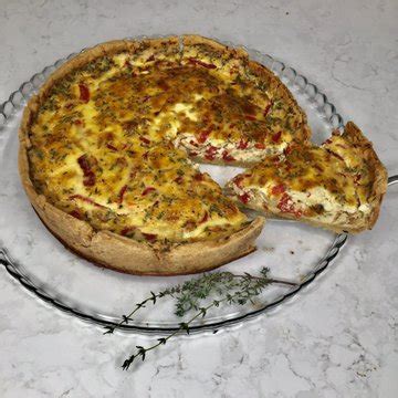 deep-dish-roasted-red-pepper-and-caramelized-onion image