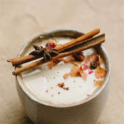 homemade-chai-latte-recipe-hot-or-iced image