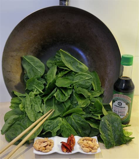 sauted-spinach-with-peanuts-oracibo image