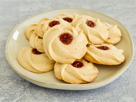 bakery-style-jelly-butter-cookies-recipe-dan-langan image