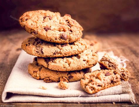 cheryls-chocolate-chip-cookies-recipeland image