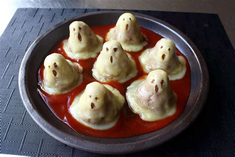 halloween-dinner-and-appetizer-ideas-that-are-a-total image