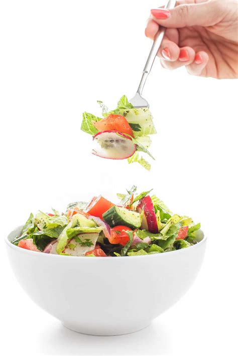 middle-eastern-syrian-salad-with-video-the-lemon image