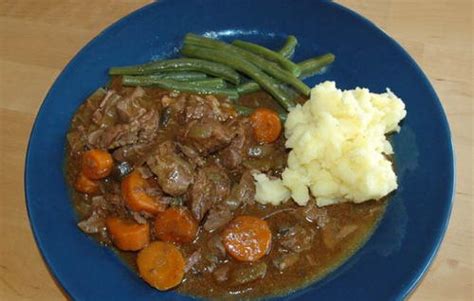 slow-cooker-steak-and-kidney-stew image