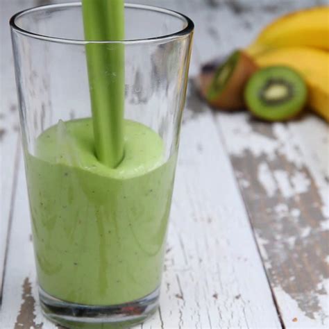 kiwi-banana-spinach-smoothie-meal-prep-tasty image