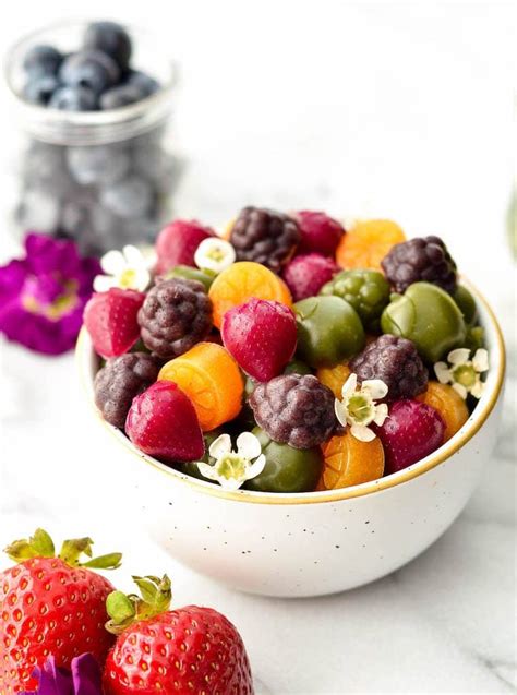 healthy-homemade-fruit-snacks-with-whole-fruits image
