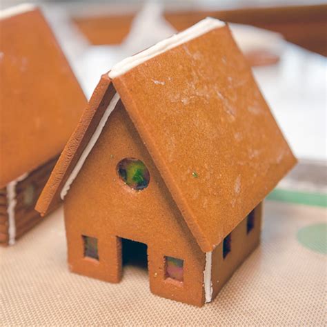 construction-gingerbread-house-recipe-template-sugar image