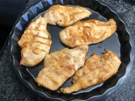 grilled-chicken-sandwiches-with-sage-pesto image