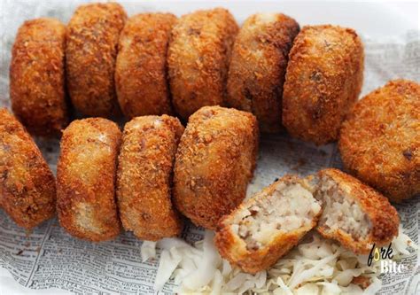 japanese-potato-croquettes-korokke-the-fork-bite image