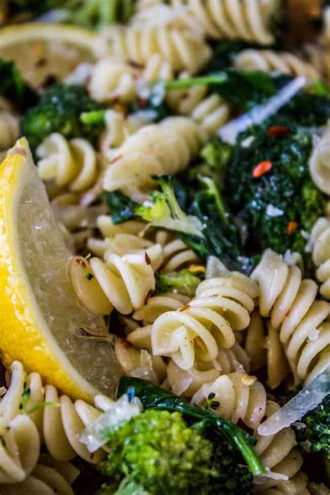 lemon-broccoli-pasta-one-pot-20-mins-the-food image