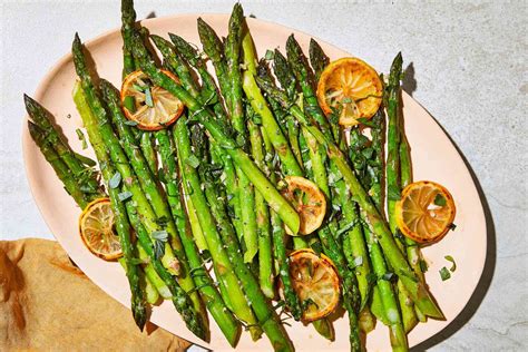 baked-asparagus-food-wine image