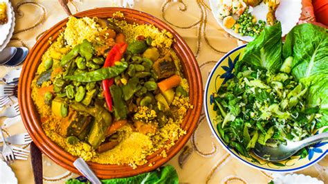 lamb-stew-with-couscous-couscous-bidaoui-belghanmi-food image