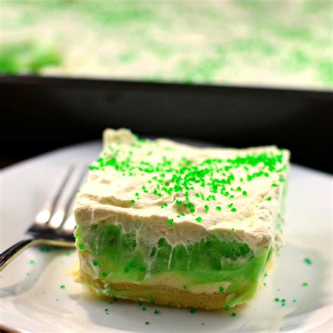 pistachio-dessert-green-dessert-food-meanderings image