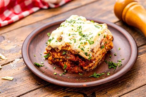 crock-pot-lasagna-recipe-julies-eats-treats image