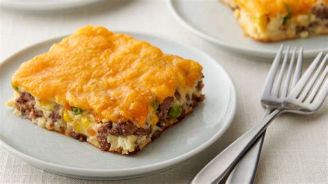 impossibly-easy-cheeseburger-pie-crowd-size image