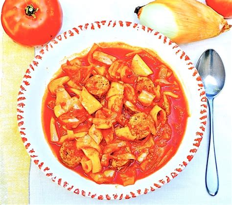 the-hirshon-hungarian-pepper-sausage-and-tomato-stew-lecs image