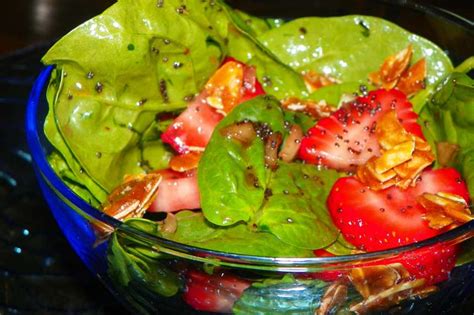 strawberry-spinach-salad-recipe-foodcom image