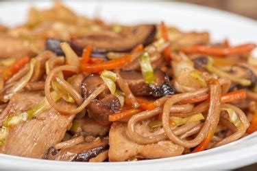 how-to-cook-yakisoba-noodles-livestrong image