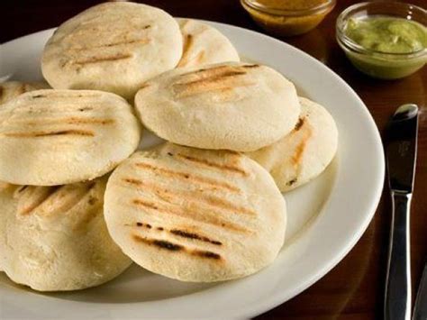 traditional-colombian-food-the-world-of-arepas-colture image