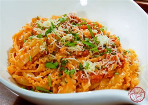 rich-and-creamy-tomato-and-basil-pasta-comfortable image